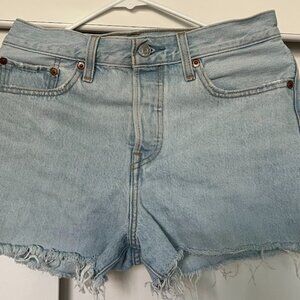 Levi's Premium Light Wash Raw Hem Button Fly Wedgie Short Size 27
